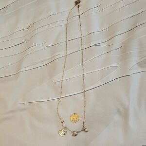 Elegant Gold Pendant Necklace